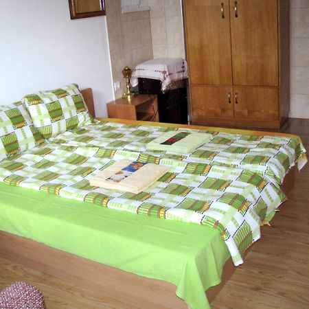 Guest House Familia Szamovodene Kültér fotó