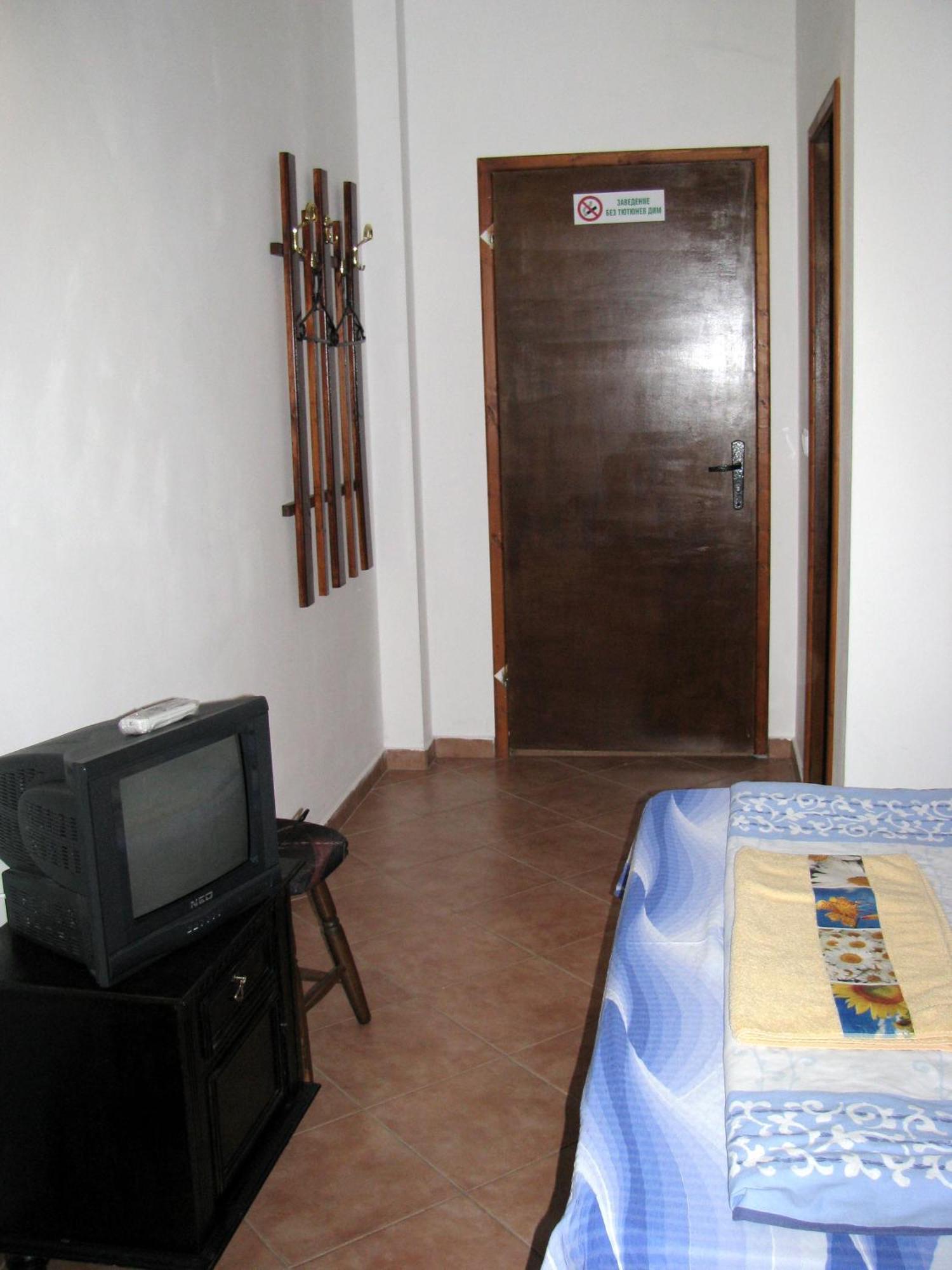 Guest House Familia Szamovodene Kültér fotó