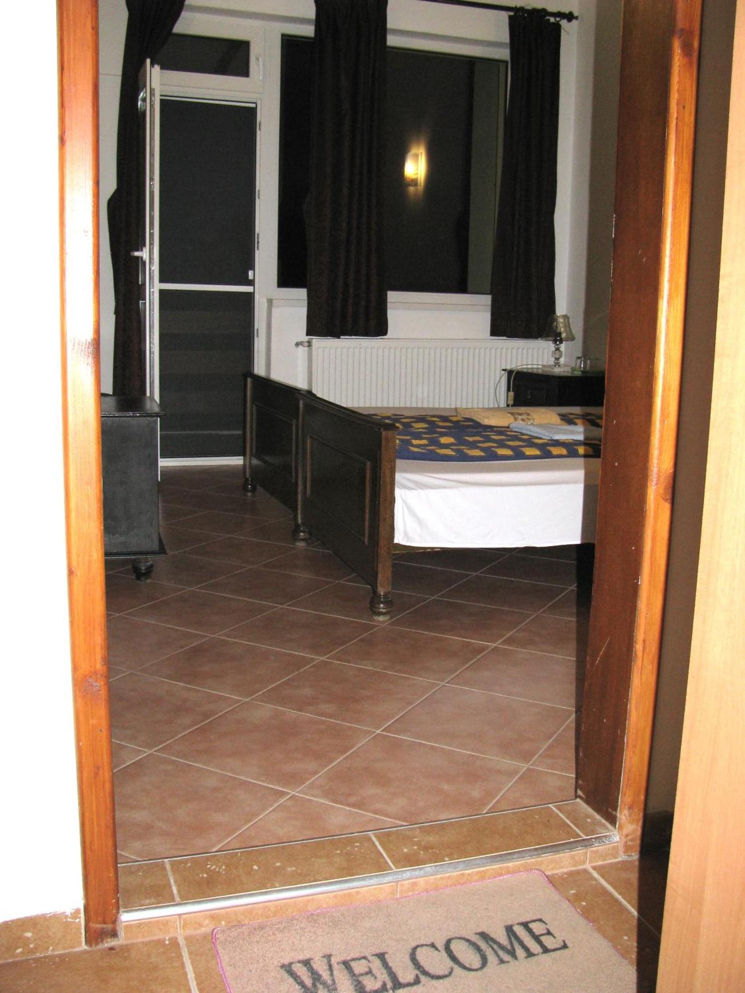 Guest House Familia Szamovodene Kültér fotó