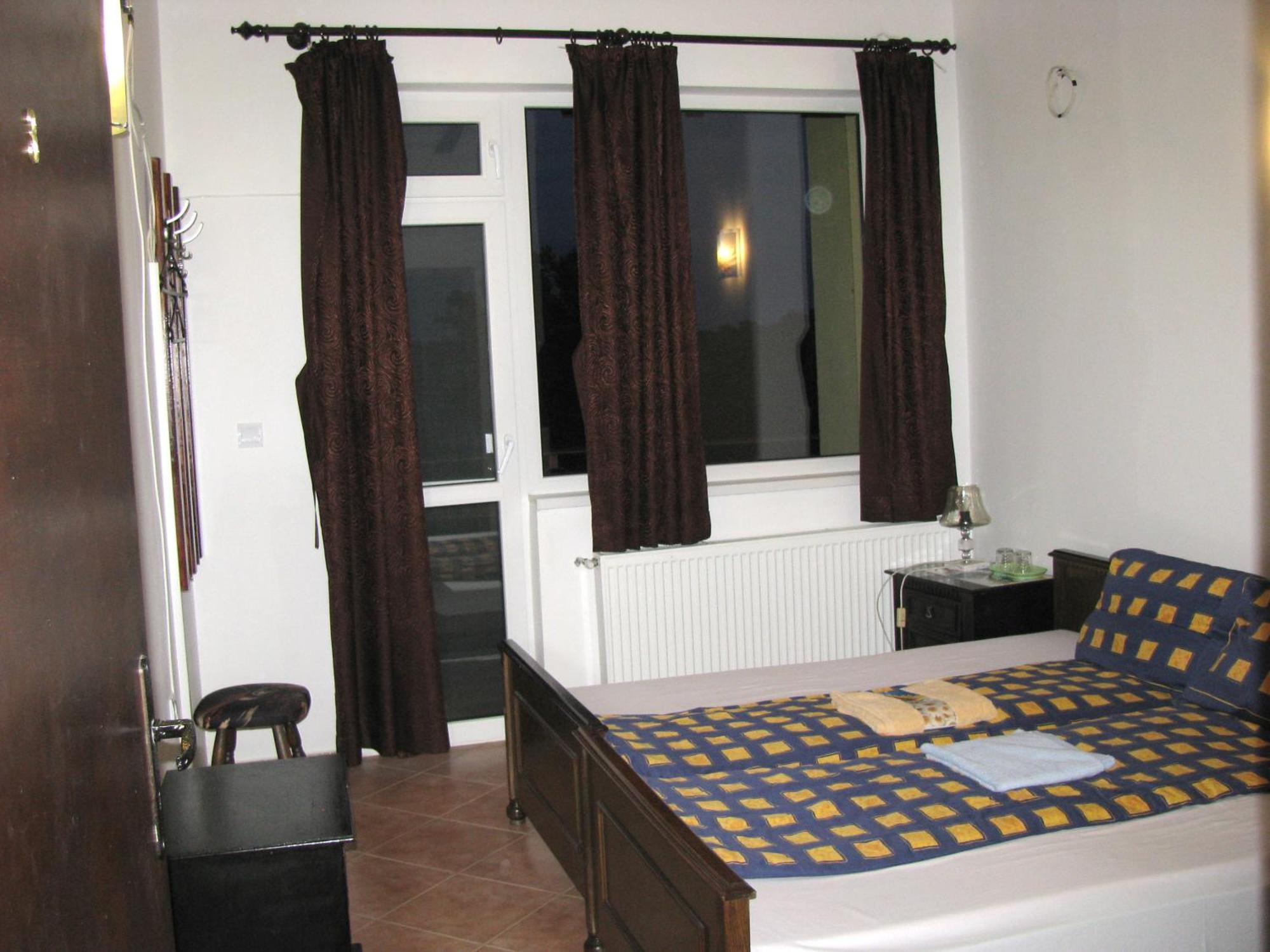 Guest House Familia Szamovodene Kültér fotó