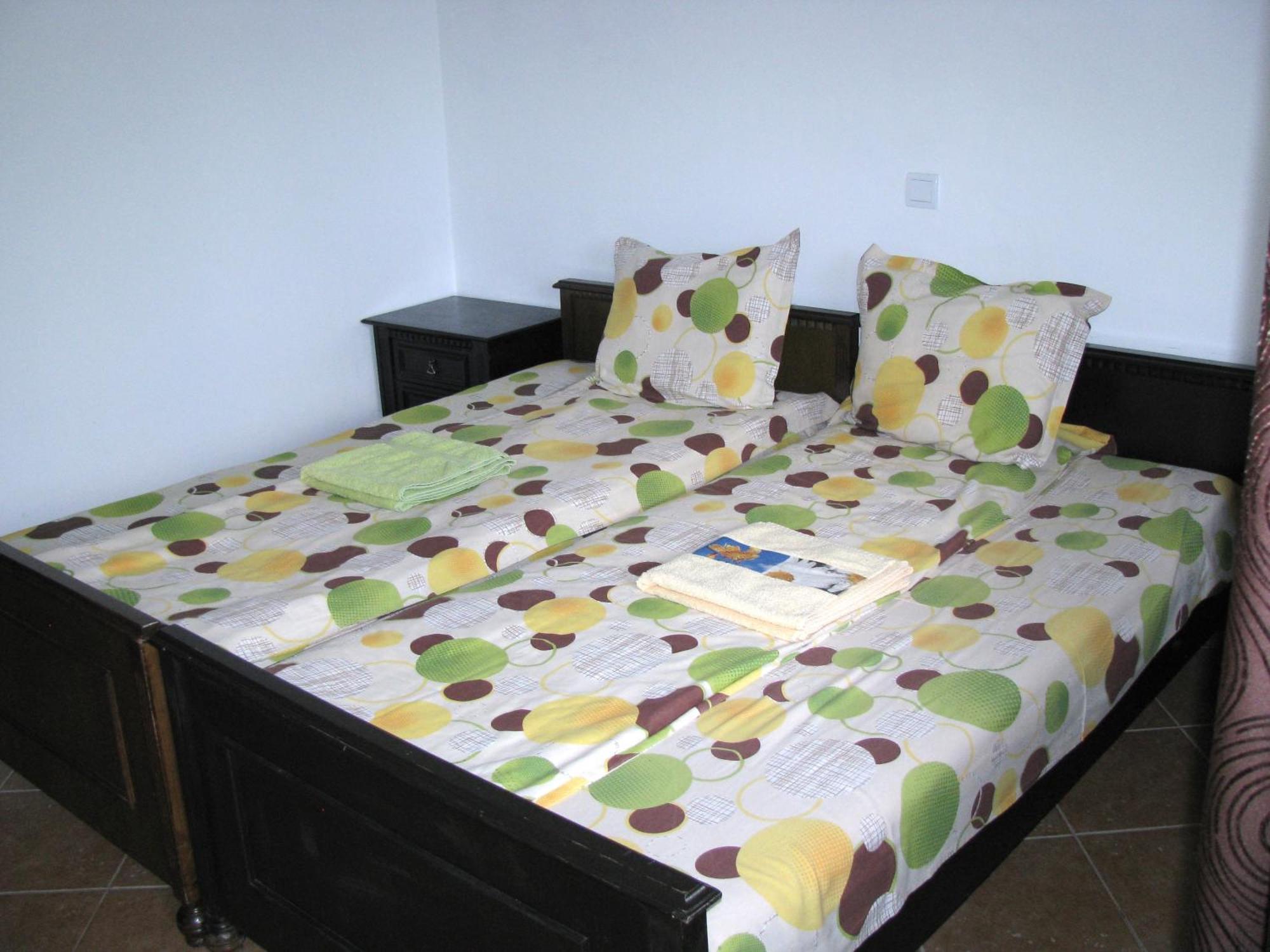 Guest House Familia Szamovodene Kültér fotó