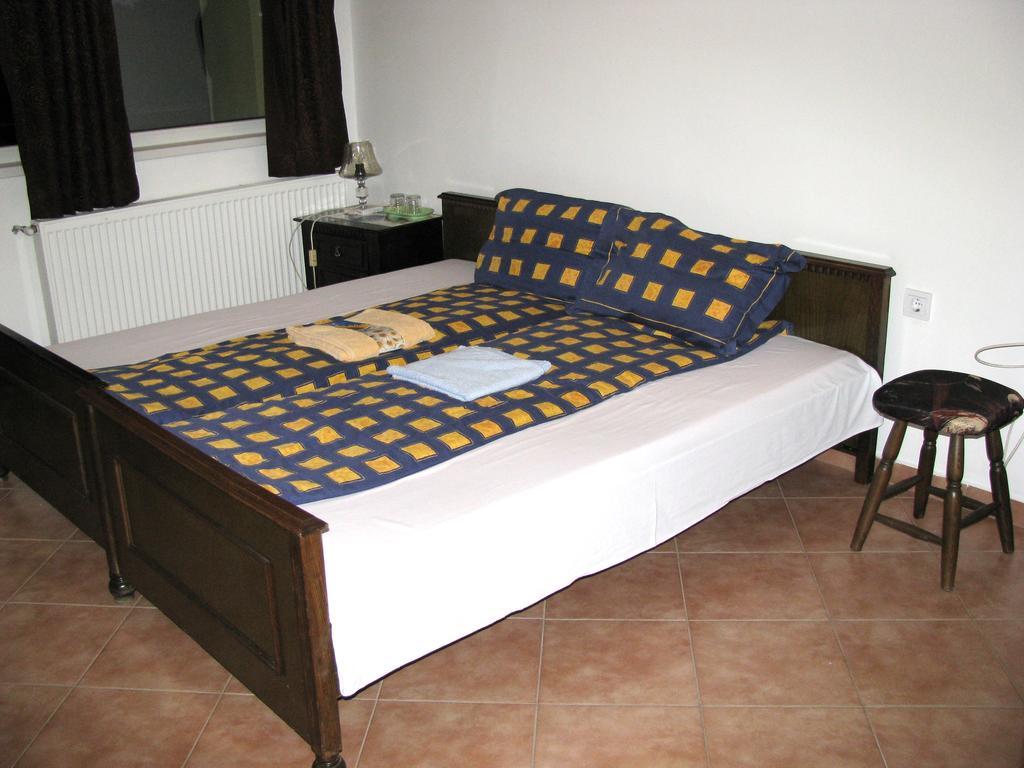 Guest House Familia Szamovodene Kültér fotó