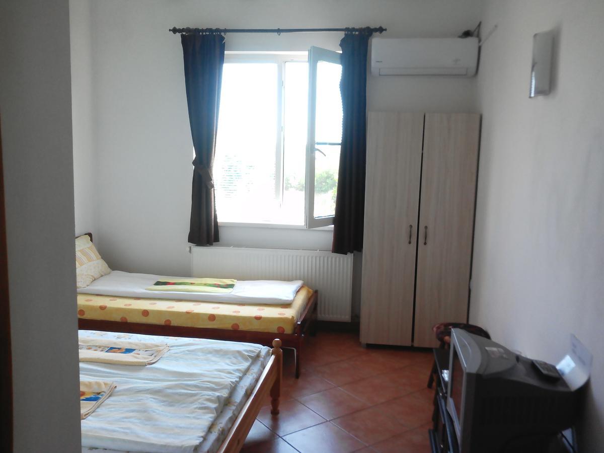 Guest House Familia Szamovodene Kültér fotó