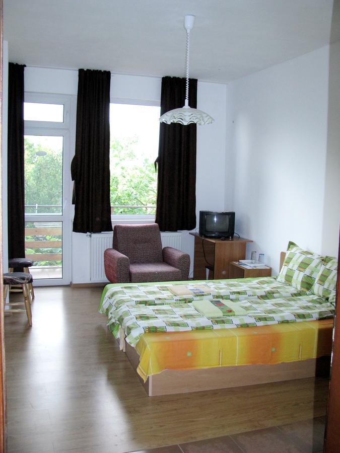 Guest House Familia Szamovodene Kültér fotó