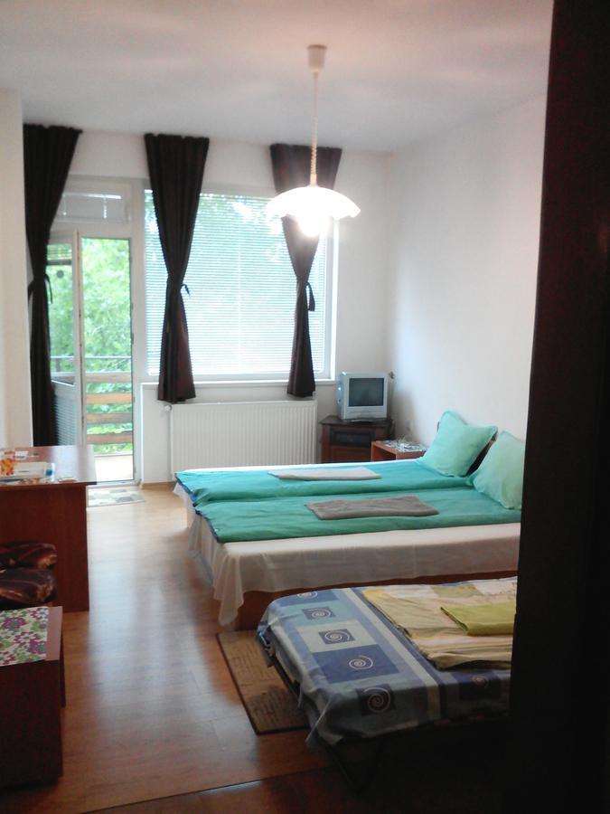 Guest House Familia Szamovodene Kültér fotó